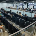 Câmara discute 44 requerimentos e aprova três projetos e 14 moções